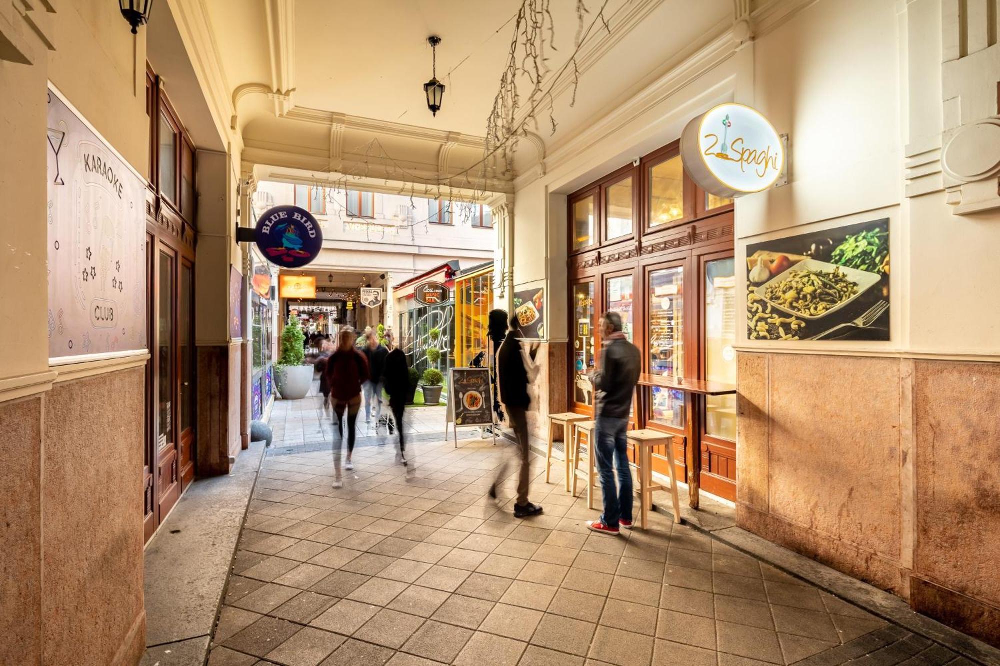 Super Central - Very Lively Area - In Gozsdu Budapest Exterior foto